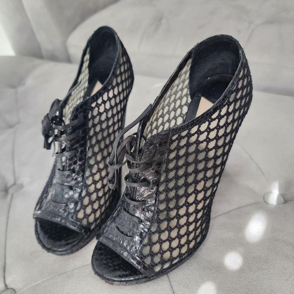 10 CROSBY DEREK LAM